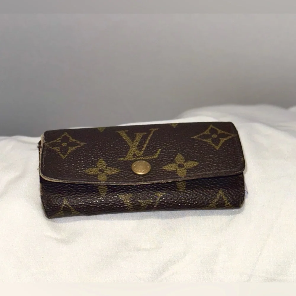 LOUIS VUITTON MONOGRAM KEY HOLDER / WALLET - Picture 10 of 16